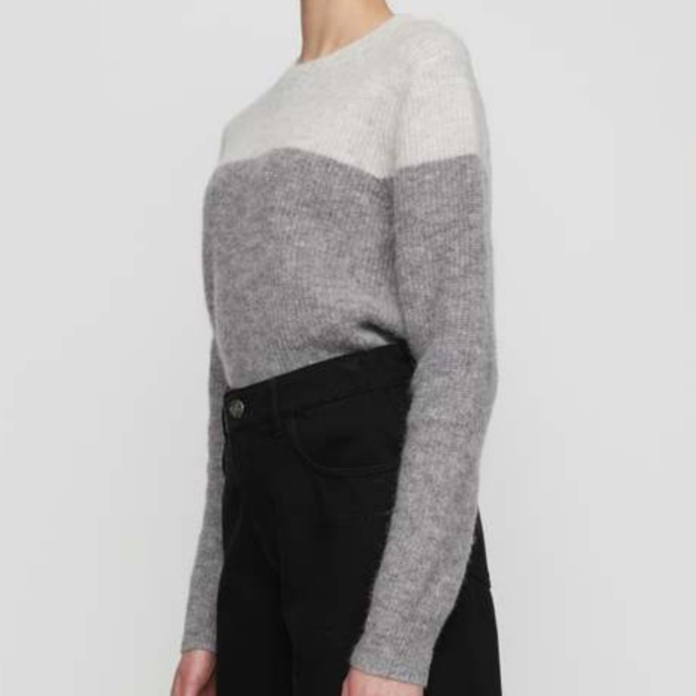 JUST FEMALE SWEATER - REBELO O-NECK KNIT - LIGHT GREY